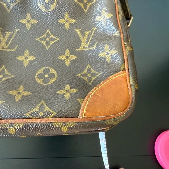 LOUIS VUITTON Monogram Amazone Vintage Crossbody Bag - Picture 16 of 16